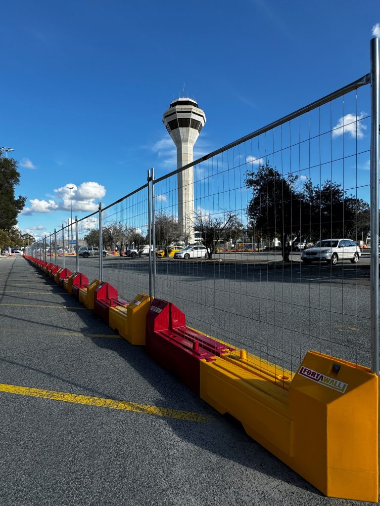 temporary airport fencing